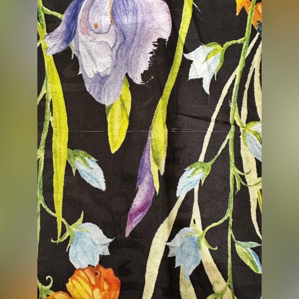 New D logo Fashion square scarf 52”x52” - Picture 4 of 7